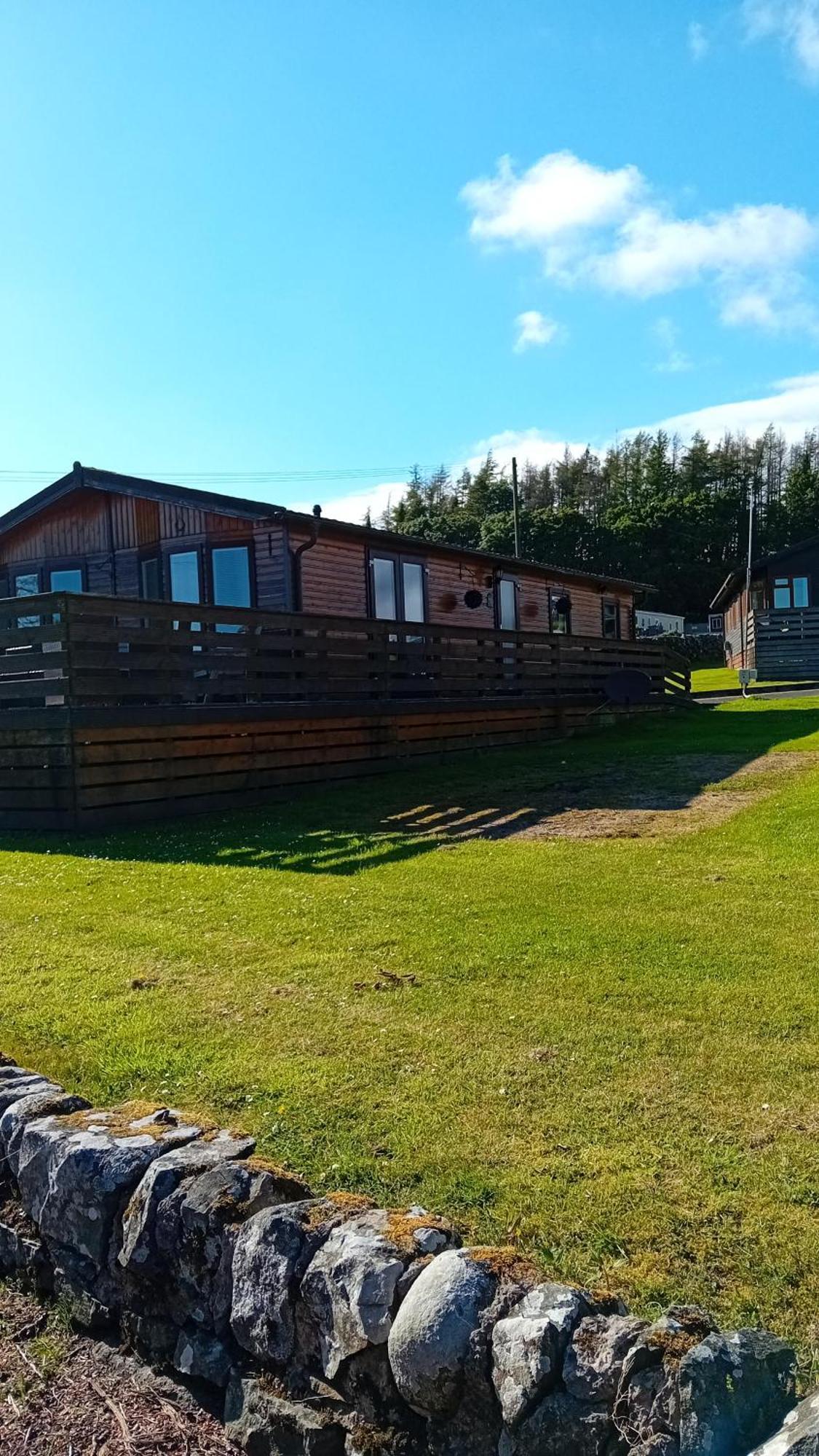 Baytree Lodge At Three Lochs Holiday Park, New Ask About Our Packages Birthday ,Anniversary,Family,Pamper Packages Available Balminnoch Dış mekan fotoğraf